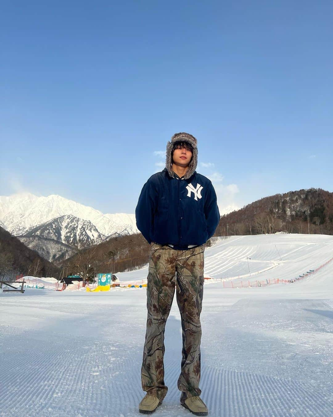 山下幸輝さんのインスタグラム写真 - (山下幸輝Instagram)「It was good Day⛄️⛄️⛄️  お仕事兼ねてスキーしに行ってきた✌︎ お次はスノボ…❤️‍🩹」3月6日 18時36分 - qpitdef