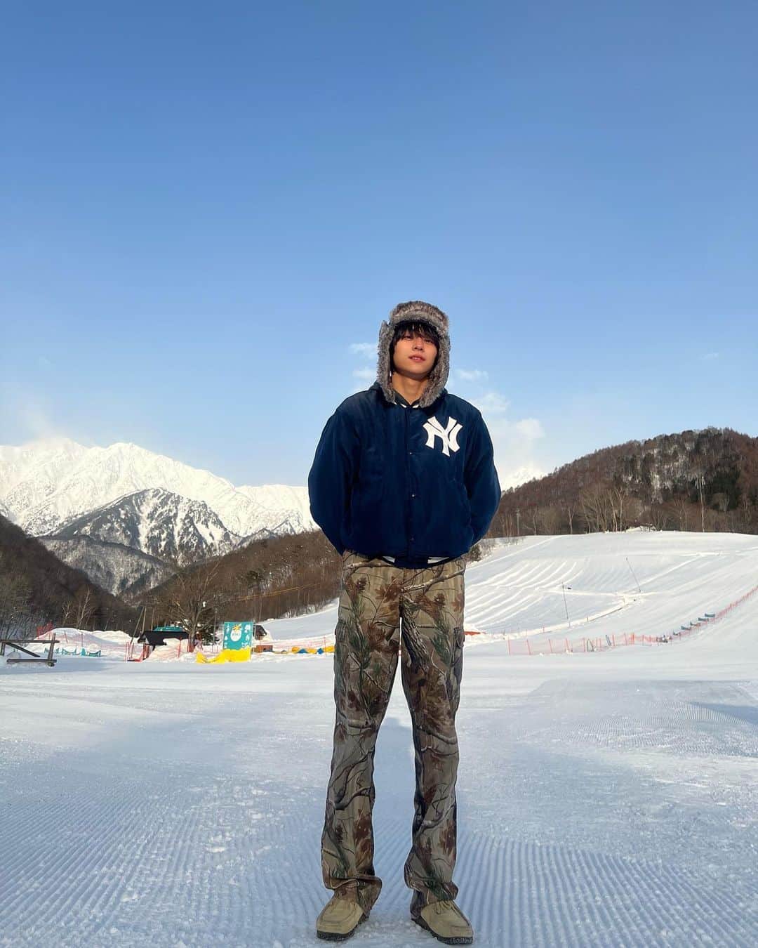 のインスタグラム：「It was good Day⛄️⛄️⛄️  お仕事兼ねてスキーしに行ってきた✌︎ お次はスノボ…❤️‍🩹」