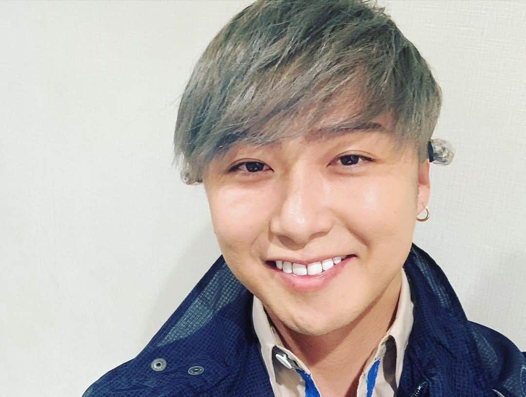大野雄大のインスタグラム：「R-1フェス お越しくださった皆様、 オンラインでご覧下さった皆様、  ありがとうございました😆🙏✨  LIVEはもちろんですが、 LIVEまでの待ち時間も楽しませていただき、 芸人さんは改めてすごいなぁ、、  と思いました☺️❗️❗️  そしていよいよ明後日はソロLIVE本番大阪公演！！！！！！！！！！  今日、明日はしっかりと労ってコンディションを最高の状態にして挑もうと思います！！☺️  #r1フェス2022 #da_ice #笑笑」
