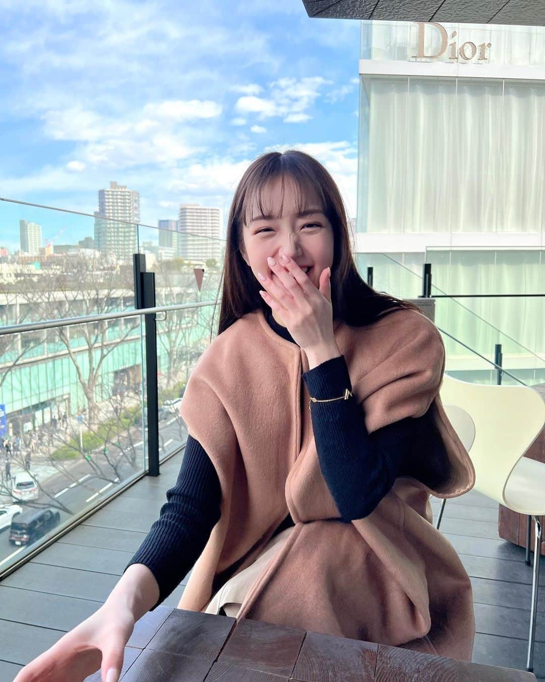 刈川くるみさんのインスタグラム写真 - (刈川くるみInstagram)「気持ちいい休日…☕️☀️💖  ちょっと大人の階段のぼったのか 苦手だったチャイが美味しくてハマってます  可愛すぎるコートは @lovan_official_ 🤎 春たくさん着よう…🤍  よし！明日からもまた頑張りましょうー！☺️❤️‍🔥  #私服 #centforce #gyreomotesando #表参道 #カフェ #表参道カフェ #セントフォース」3月6日 20時21分 - kurumi_karikawa