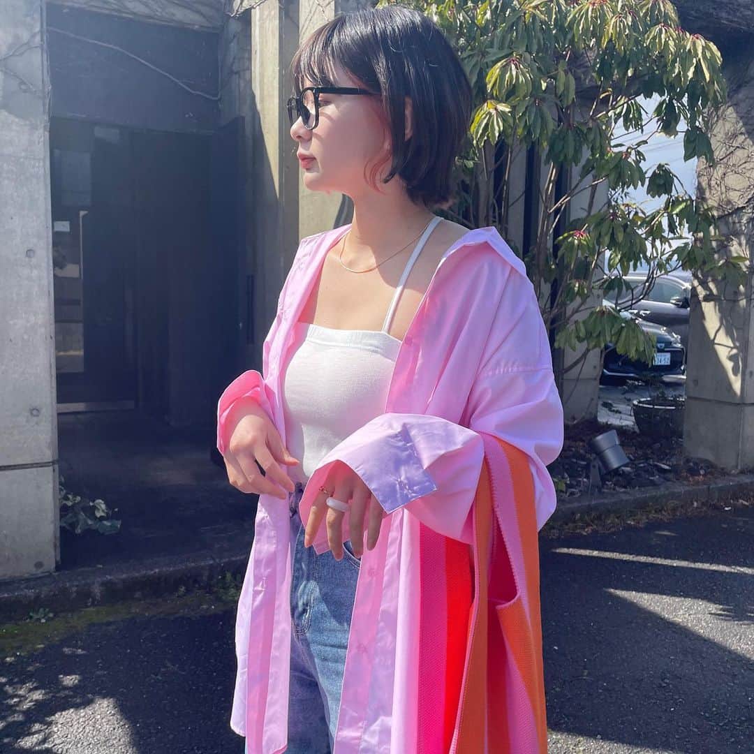 よしかわはるなのインスタグラム：「. . もう春の気分🌷（笑）  あったかくなって欲しいけど、夜の綺麗な星が見れなくなるのはやだっていうわがまま😹  モーニングは1人分じゃ足りません☕️  #名古屋カフェ #ootd #インナーカラー #サロンモデル #名古屋サロモ」