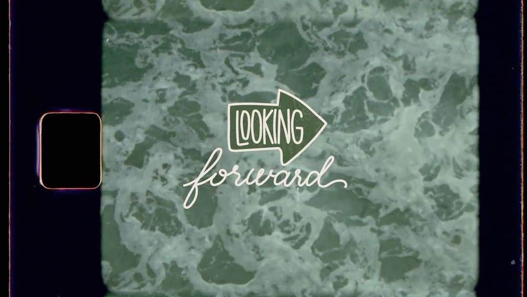 サヌークのインスタグラム：「Surf culture can only be as strong as the community that builds it. In ambassador @hunterjoness's (De)Tour: Surf Towns there's have a section called Looking Forward, a portion of the episode where they recognize people and organizations that are striving to build a better world through surfing. We're teaming up with Hunter to feature these every Sunday for the next few week. So sit back, tune in, and grin!   ---  In HB we met up with Courtney Conlogue, who founded Sea Tigers. Sea Tigers is a Surf Camp with a mission to create mentorship and community for ocean-loving youth. Courtney says, "When kids are young less is more and they are sponges, so it’s a great time to inspire them with being healthy and being active and giving back to the environment with little beach cleanups. I want to utilize my love for surfing to inspire them to pursue whatever dreams they have."  🎥: @wsl」