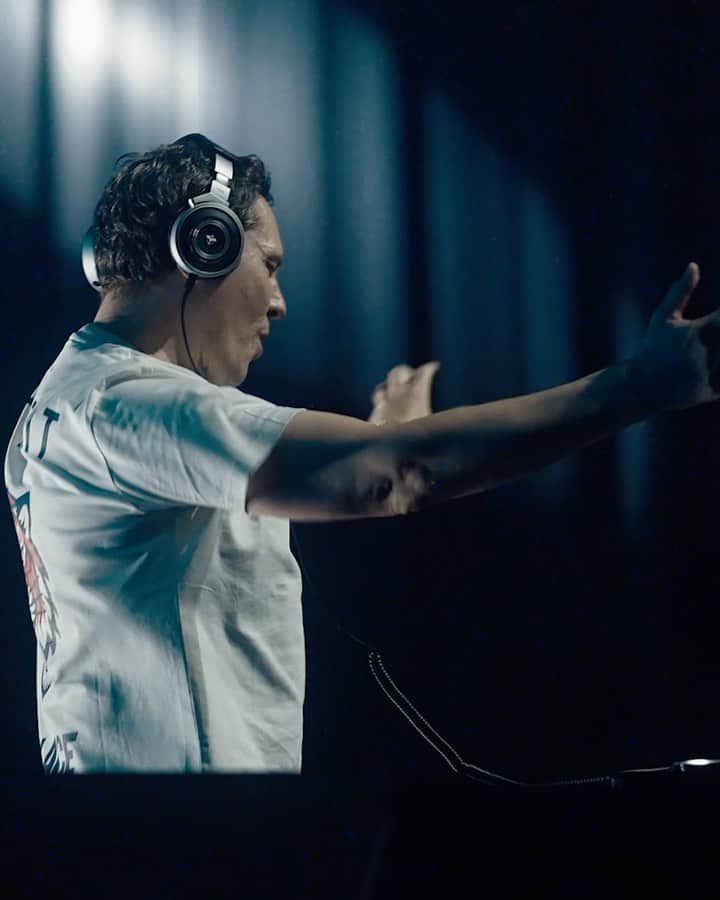 ティエストのインスタグラム：「One Night in Dubai !  🎵Tiësto Remix - @acraze_ Do It To It」