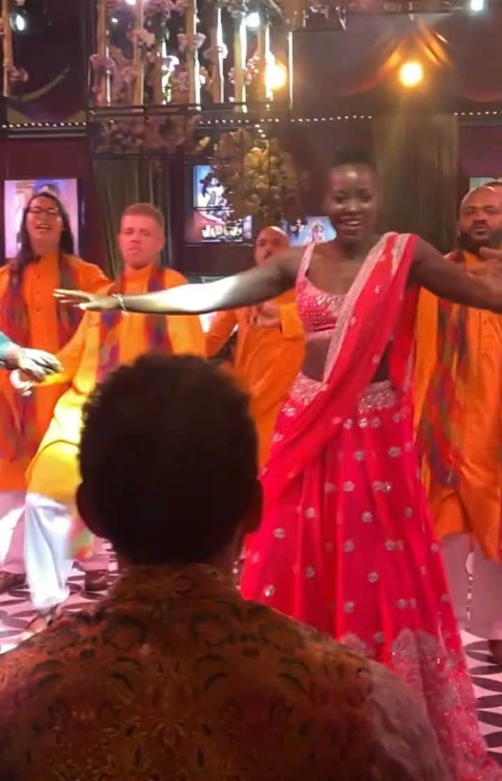 ルピタ・ニョンゴのインスタグラム：「And now for our BOLLYWOOD DEBUT!!! 🕺Where's 🕺🏿The 🕺🏽Party 🕺🏻Tonight?! 🕺🏾  Special thanks to the incomparable choreographer @zahidhussainchor for working with us tirelessly. We landed in Karachi and had dance practice EVERY DAY until the Mehndi. Revelry is serious play in Pakistan! And Zahid is the man!!!!  #jetlagisforlosers #MishCaughtFish #Bollywood」