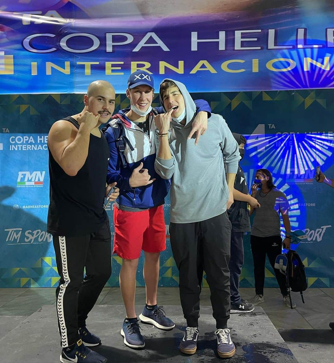 チェイス・カリシュさんのインスタグラム写真 - (チェイス・カリシュInstagram)「Hard to beat a swim meet in Mexico!!🇲🇽🇲🇽 ✈️ Colorado for a month-long altitude camp 🏔」3月7日 5時18分 - chasekalisz