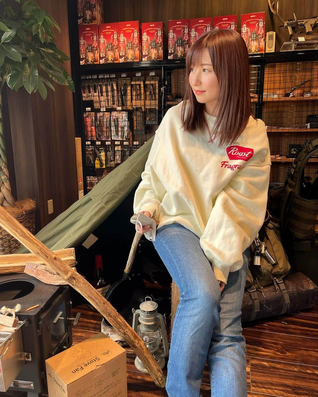 成瀬心美さんのインスタグラム写真 - (成瀬心美Instagram)「🏕 . . 今日は群馬県の桐生市にある MILICO HUTさんという お店様にPEACE COMBATの 連載の取材で 行ってきました！✨ . . サバゲー用品はもちろん キャンプ用品なんかも置いてあって とても楽しいお店でした☺️ . おすすめのコーディネートを着たり 綺麗なシューティングレンジもあって 打たせていただいたり 初めての火おこし体験をしたり！？ 充実していました〜✨ . . 詳しくは 3/27発売の紙面 そしてYouTubeで確認してくださいね😘 . お店様も桐生駅の目の前で 行きやすいのでぜひ🙋‍♀️ . . #military #survival #camp #peacecombat #gunma #桐生市 #群馬県 #サバゲー #キャンプ #アウトドア　#シューティング」3月7日 17時48分 - coco3ndazo