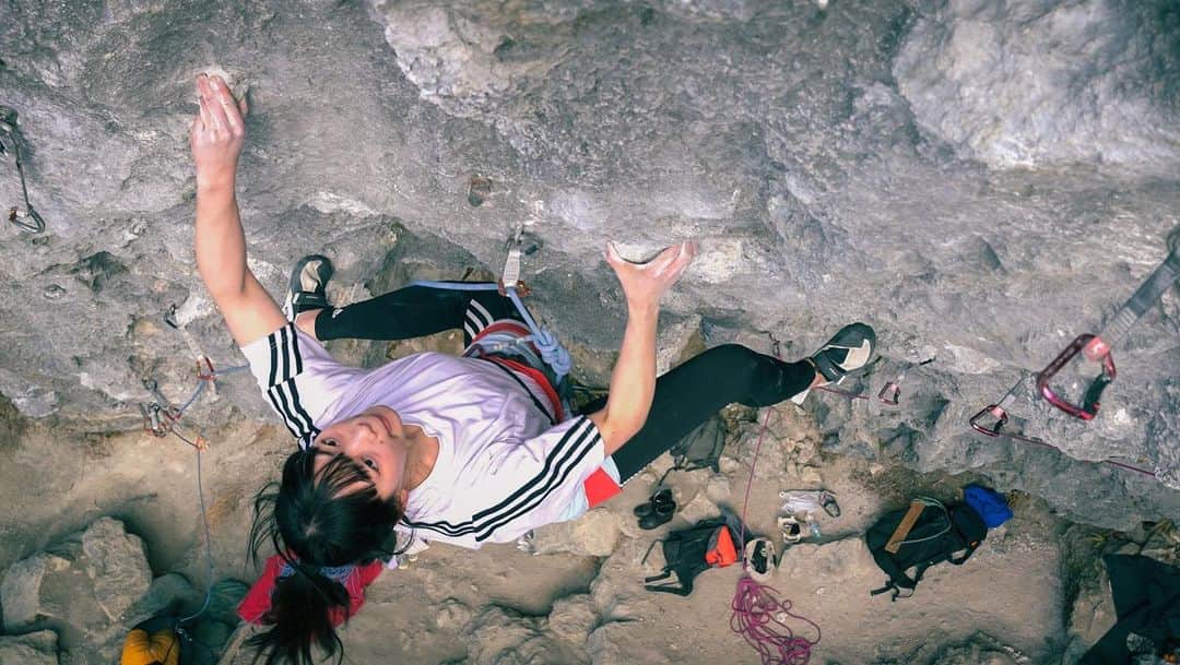 大場美和さんのインスタグラム写真 - (大場美和Instagram)「持ち方変じゃね？？？シリーズ🤣 📸 @alloposidae @ue_climbing   #二子山 #クライミング  #adidas #pamo #浜崎治療院」3月7日 17時29分 - miwa_oba