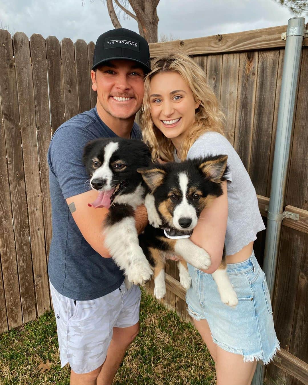 アシュリー・ケインのインスタグラム：「my boys ❤️」