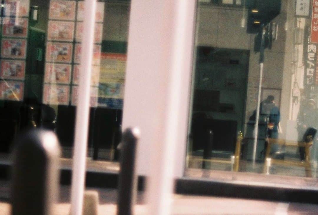 豊永阿紀さんのインスタグラム写真 - (豊永阿紀Instagram)「久しぶりに家を出た日 #filmphotography #nikonf3 #selfportrait #1047camera」3月7日 9時34分 - aki_t_official