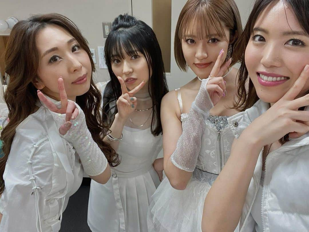 彩香のインスタグラム：「＊ 「RINGOMUSIC POWERLIVE 2022」 本当にありがとうございました🙏🏻✨ ここまで楽しみに待っててくれたファンのみなさん、そして無事に開催できたことに感謝の気持ちでいっぱいです！！ POWER LIVEらしいパフォーマンスをお届けできたのではないかなと思います✨ みなさんいかがでしたか？みなさんの感想、どんどんコメントに書いちゃってください！！😆 そして、これからもRINGOMUSICの応援をよろしくお願いします💗🍎🍏 ＊ ＊ ＊ #powerlive #2022 #ringomusic #ringomusune #アルプスおとめ #ライスボール #リーフ #青森から世界へ」