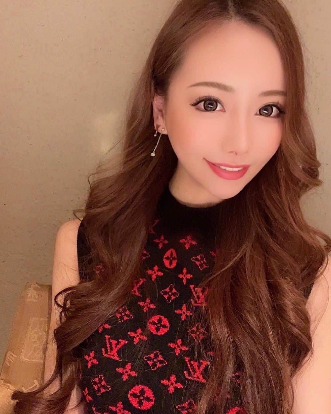 のインスタグラム：「#aclinicデンタル の永江先生 @aclinic_nagae にホワイトニングを施術してもらったよ😌 ホワイトニングって痛いイメージだけど痛身の少ないホワイトニングだから安心して受けられた◡̈♥︎ Drもクリニックの対応も優しくておすすめ😌 ————————————————————-  ————————————————————-  #aclinic #aクリニック #エークリニック #aclinicデンタル #aclinicdental #デンタルクリニック #審美歯科 #矯正歯科 #ホワイトニング #オフィスホワイトニング #ホームホワイトニング #白い歯 #白い歯になりたい #歯科矯正 #オーラルケア #ラミネートベニア #セラミック矯正 #ワイヤー矯正 #美容好きな人と繋がりたい #歯科医師 #セラミック永江 #永江章人」