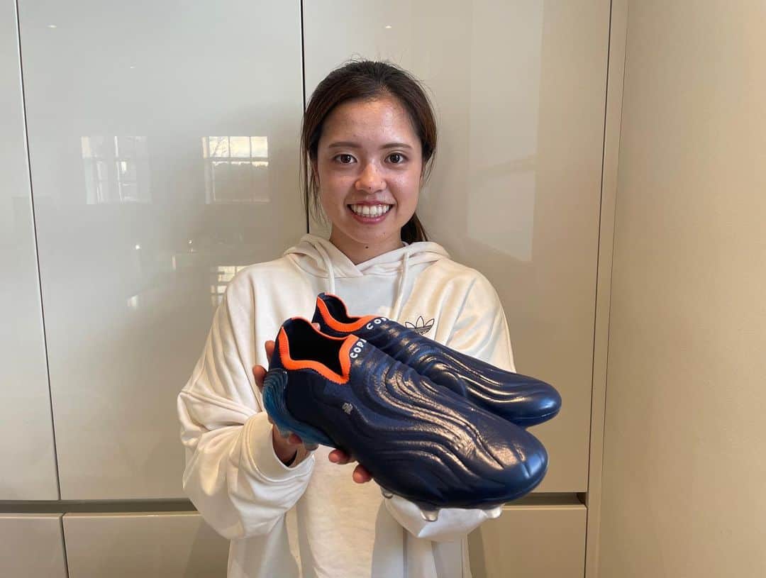 のインスタグラム：「🇬🇧  New 💙✨ 新しいスパイクで頑張ります⚽️🔥  @adidasfootball 🤝 @adidas  #コパ  #スパイク 💎 #アディダス #createdwithadidas」