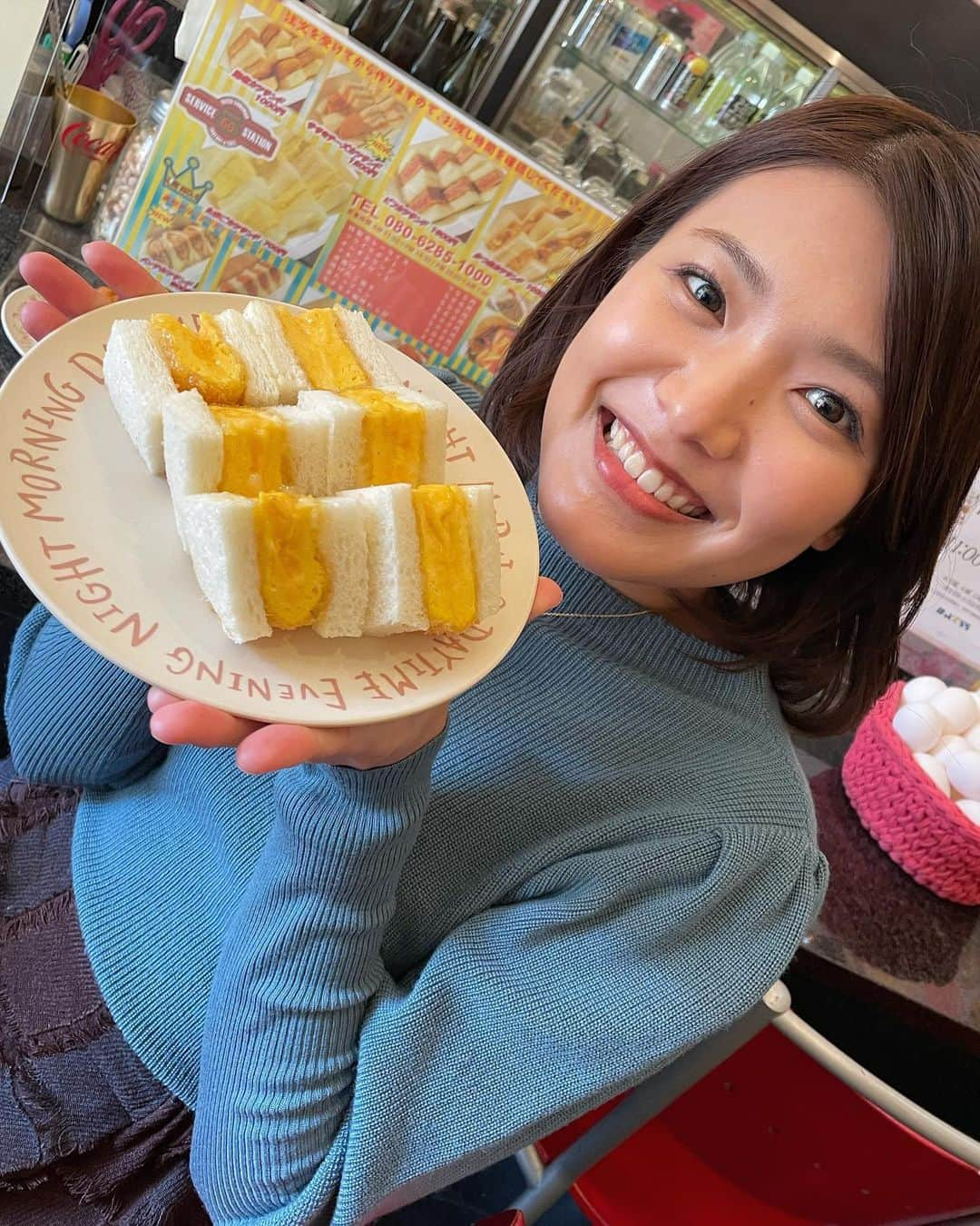 木岡真理奈のインスタグラム：「ランパスでおいしいランチ🍞 ROUTE66のたまごカツサンド とろとろでサクッと、ふわっと！ 絶妙な食感🤤  春らしくなってきて、 まん防も明けたので 少しずつ外食も楽しみたいですね…  #ランチパスポート #ROUTE66 #あさコレ！」