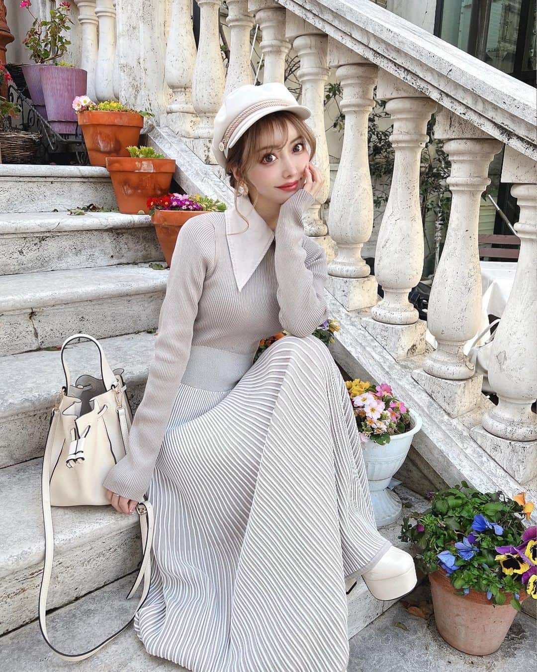 吉川ちえさんのインスタグラム写真 - (吉川ちえInstagram)「この前の表参道の Bambooでランチした時のワンピ💓 ( @rienda_official )のだよ🙋‍♀️❤️ . 襟が大きいから小顔効果もあるし このワンピ細見えもする~🧡🧡 襟は取り外しできるから良き💓✌️ . #Code #codenate #ワンピ #ワンピースコーデ #春服 #春服コーデ  #rienda #リエンダ」3月7日 20時07分 - yoshikawachie_16