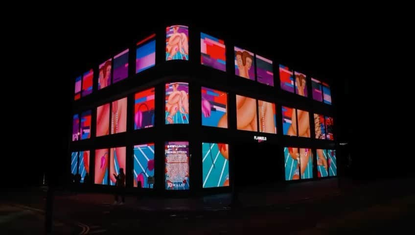 My Interiorのインスタグラム：「💥In honour of International Women’s Day, JD Malat Gallery @jdmalatgallery has partnered with the public art platform W1 Curates to showcase Dymock’s work across Flannel's flagship store on Oxford Street from 7th until 20th March.   The collaboration will display her new body of work on a monumental scale, allowing the London public to engage with the intricacies of her captivating work.  Head over📍Flannels, 161-167 Oxford Street, London W1D 2JP to step into the immersive world of Dymock's captivating work!」
