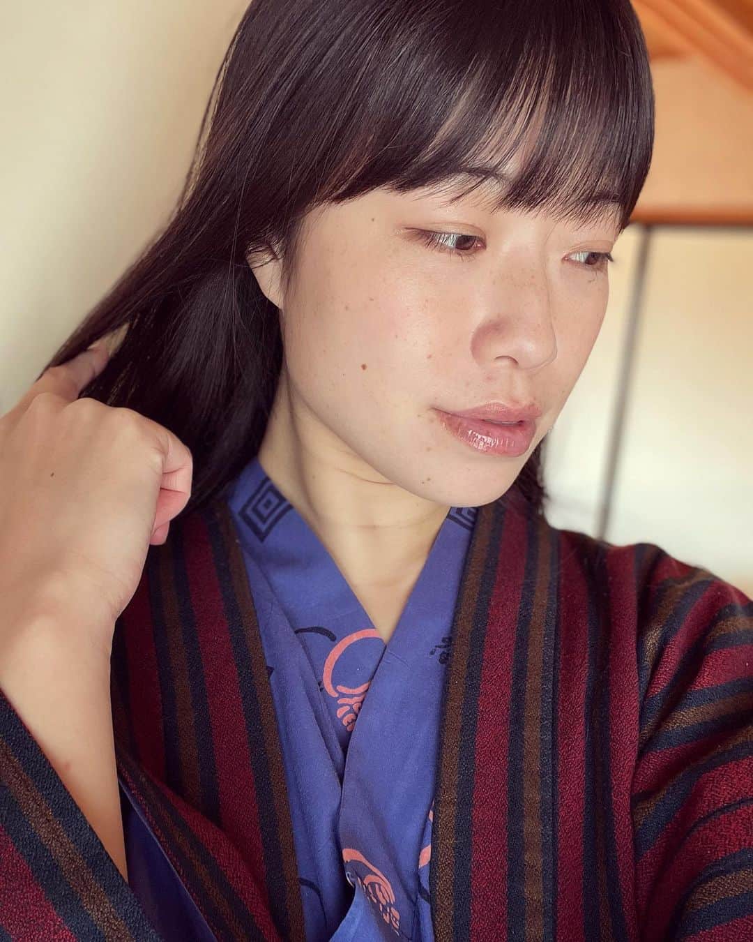 小田飛鳥さんのインスタグラム写真 - (小田飛鳥Instagram)「番組の温泉ロケです♨︎ ♨︎ 温泉大好きな私はお仕事なのにめちゃくちゃ楽しんでしまい、その上大好きな背徳感溢れる設定にして頂き、超ホクホクしてます🧖‍♀️ 早めに終わったので、しっかり休んで明日も頑張ります⭐︎ #温泉 #hotsprings #温泉好き #浴衣 #旅館浴衣 #峠の釜めし」3月7日 21時58分 - asuka_oda_0320