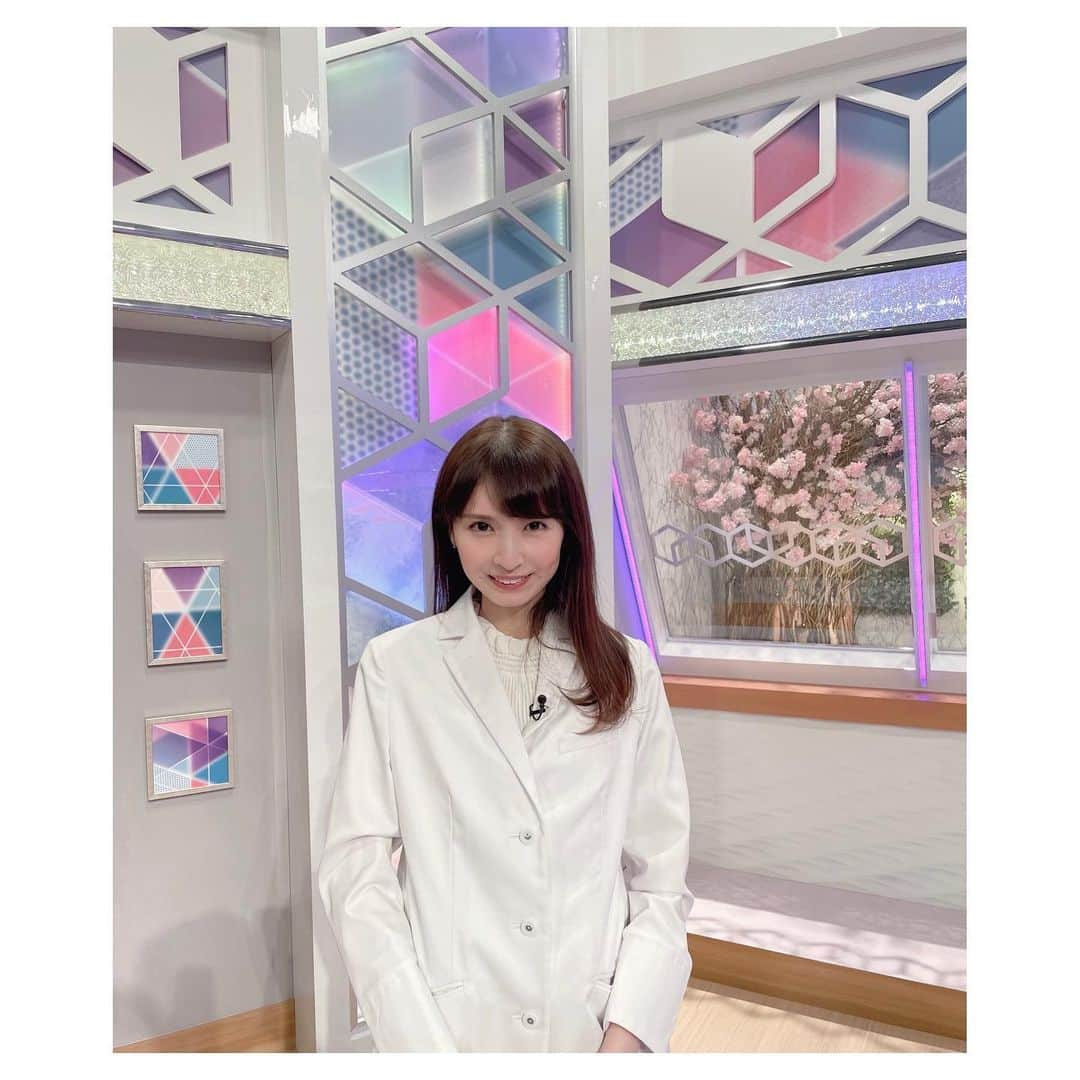 川村優希のインスタグラム：「今日は読売テレビ『かんさい情報ネットten.』に出演させて頂きました。  森田豊先生はご自宅からのリモートでした😌✨  寒暖差の大きい季節。これから生活環境の変化がある方も多いと思います。  頑張りすぎてしまう人ほど自律神経のバランスを崩しやすい時期なので、 時折一息つきながら乗り切っていきましょう🌸🌷  #かんさい情報ネットten #読売テレビ #春バテ」