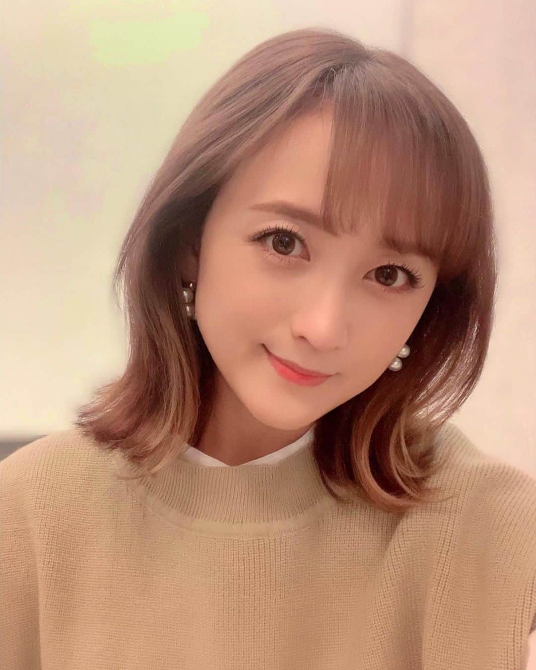 のインスタグラム：「⁡ 今日はとあるCMの撮影でした📸 ⁡ スタッフの皆さんが温かくて とっても楽しく撮影できました🥰 ⁡ 素敵な現場に恵まれてるなぁ...☺️🌸 ⁡ 現場近くからみえた景色と夜桜をお裾分け💕 ⁡ #CM #撮影 #幸せ #感謝 #東京タワー #🗼 #夜桜 #河津桜 #お花見 #🌸」