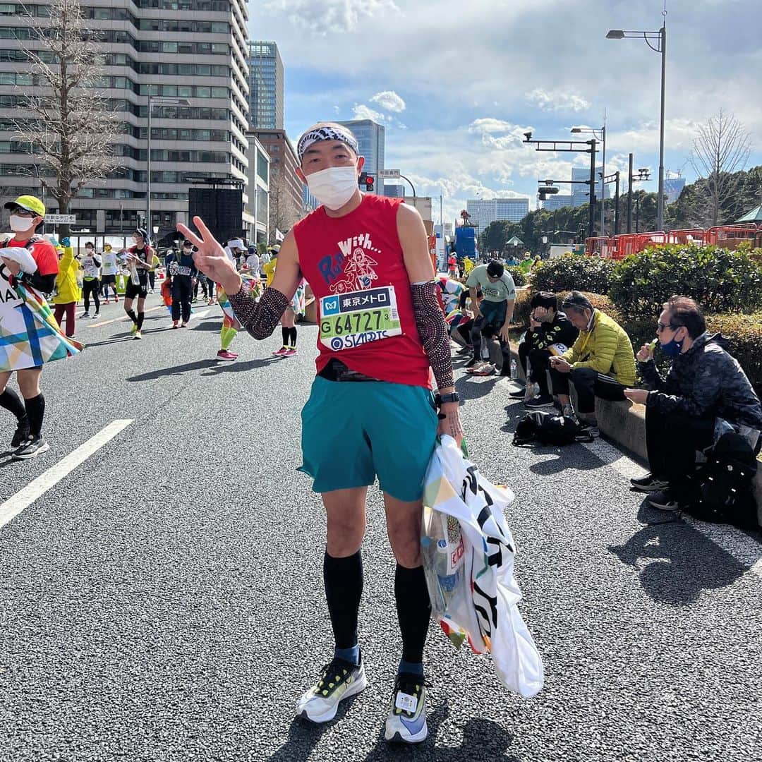 run+さんのインスタグラム写真 - (run+Instagram)「#東京マラソン2021 楽しかった42.195km！嬉しかった42.195km！ そしてまた走りたい42.195km！！  全部全部詰まってる✨ こうして走れること、走る機会があることが嬉しく感謝😍 まだまだ課題はあるけど、"マラソンに奇跡は絶対ない" だからこそ、面白いしシビア。 また練習して次の目標へ挑みたい🏃🏻‍♀️ Next >>> 3/13名古屋ウィメンズ  #今日も良いランでした  #走れるって当たり前じゃない #走るを楽しむ  #ラン #ランニング #マラソン #RUN #RUNNING #marathon #ランナー #runner  #ゆるラン #街ラン #街RUN  #ハシリマシタグラム #ハシリマスタグラム #igランナーズ  #ランニング好きな人と繋がりたい #ランナーさんと繋がりたい #igランナーズと繋がりたい #ランニング女子  #RunForSmile #Runday #RunLovesLife #runstagram @runplus #aday #EveryDaySpecial」3月7日 22時37分 - runplus
