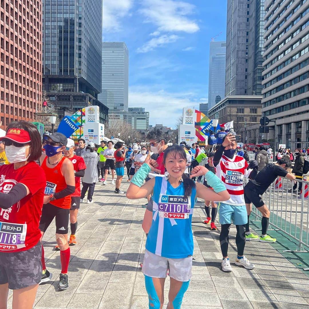 run+さんのインスタグラム写真 - (run+Instagram)「#東京マラソン2021 楽しかった42.195km！嬉しかった42.195km！ そしてまた走りたい42.195km！！  全部全部詰まってる✨ こうして走れること、走る機会があることが嬉しく感謝😍 まだまだ課題はあるけど、"マラソンに奇跡は絶対ない" だからこそ、面白いしシビア。 また練習して次の目標へ挑みたい🏃🏻‍♀️ Next >>> 3/13名古屋ウィメンズ  #今日も良いランでした  #走れるって当たり前じゃない #走るを楽しむ  #ラン #ランニング #マラソン #RUN #RUNNING #marathon #ランナー #runner  #ゆるラン #街ラン #街RUN  #ハシリマシタグラム #ハシリマスタグラム #igランナーズ  #ランニング好きな人と繋がりたい #ランナーさんと繋がりたい #igランナーズと繋がりたい #ランニング女子  #RunForSmile #Runday #RunLovesLife #runstagram @runplus #aday #EveryDaySpecial」3月7日 22時37分 - runplus