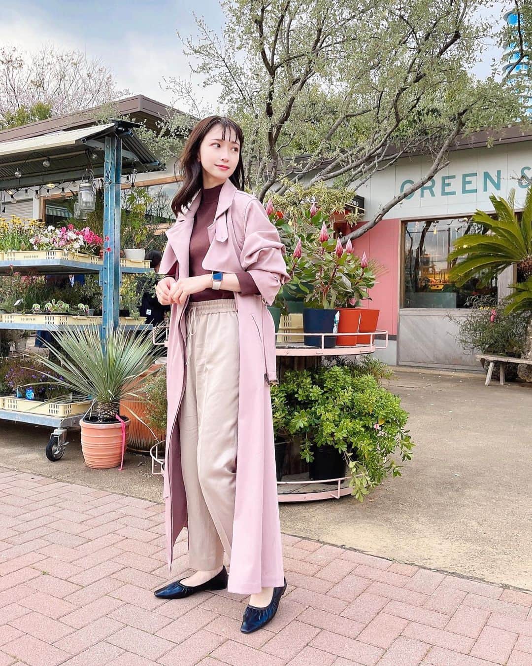 田原可南子のインスタグラム：「美術館の日の私服🌱  RANDAのコットンステップスのシリーズは 底がクッションのようにふっかふか☁️✨ 歩きやすさに、感動します。 春夏物まとめ買いしちゃいました☺️  Tops @snidel_official  Bottoms @unitedarrows_official  Shoes @randa_pic  Outer @n_with_official   #かな服」