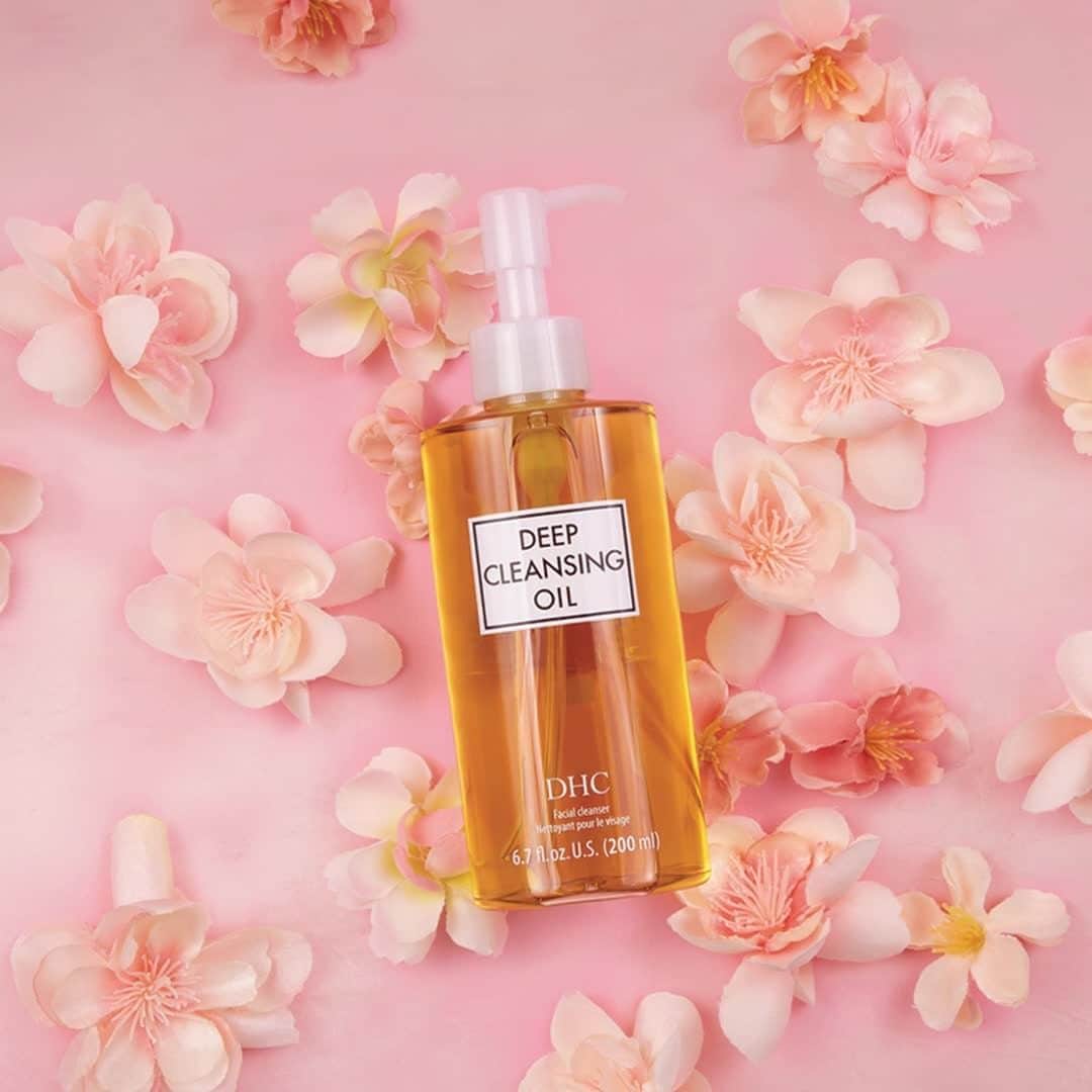 DHC Skincareのインスタグラム：「Hanami happens only once a year! And we want to celebrate with this can’t-miss offer - 20% off Everything*!   Save on your favorite cleansers, moisturizers and treatments use code: HANAMI22 🌸  Don't miss out sale ends April 14th」