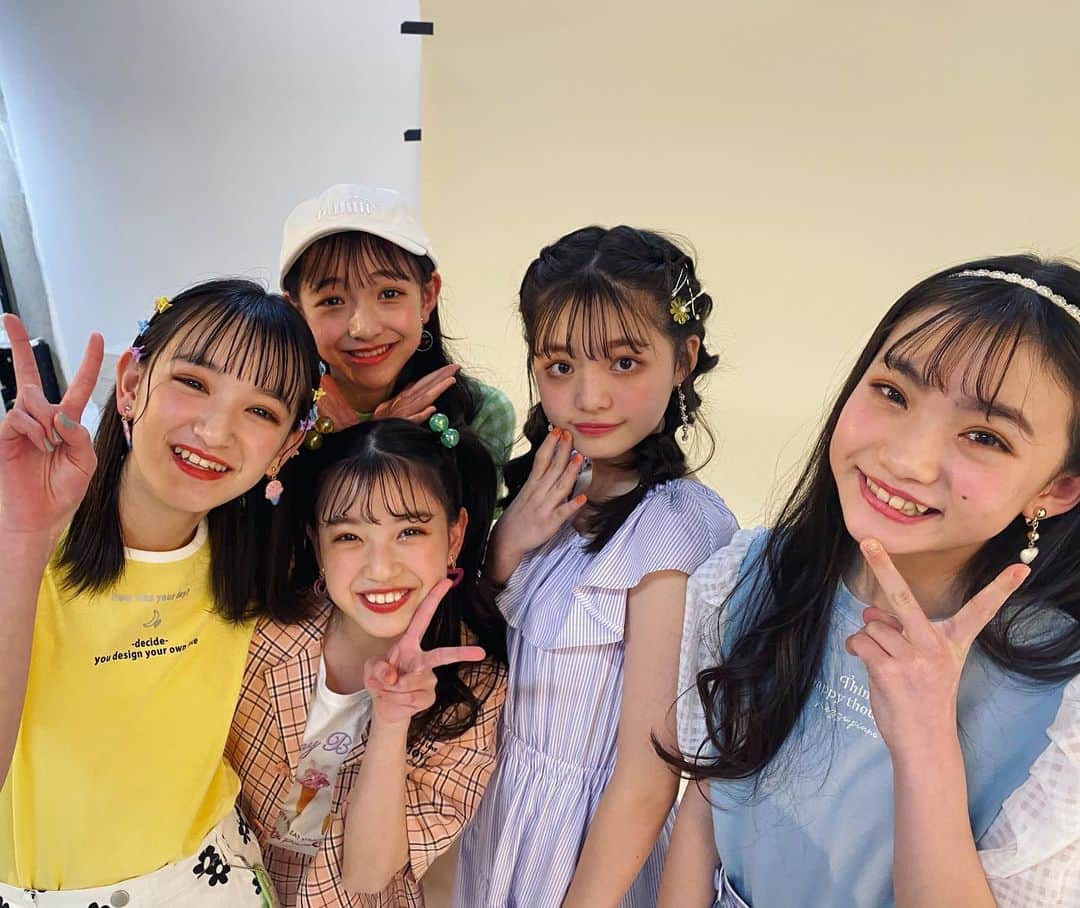 ニコ☆プチのインスタグラム：「. . きゃわいすぎるっ ニコ☆プチプラス表紙の5人💖💖 . #ニコプチ . #川瀬翠子 #川崎王愛 #川口莉奈 #中瀬梨里 #星乃あんな」