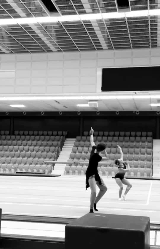 エイトォーラ・トールズドッティルのインスタグラム：「Here's a little sneak peek of my new floor routine💃🏼  Feels so special to be working alongside one of my dearest friends, we share a special story together❤️ Who would have ever thought that our paths would be crossing like this. So proud of you! @brandonbos_」