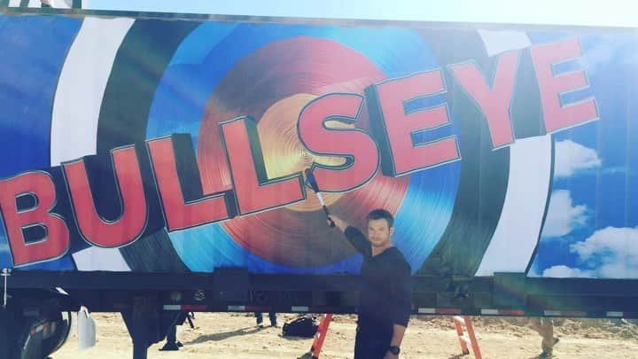 ケラン・ラッツのインスタグラム：「Man, I loved hosting this show! Wish we could do it again! @bullseyeonfox @comediangodfrey」