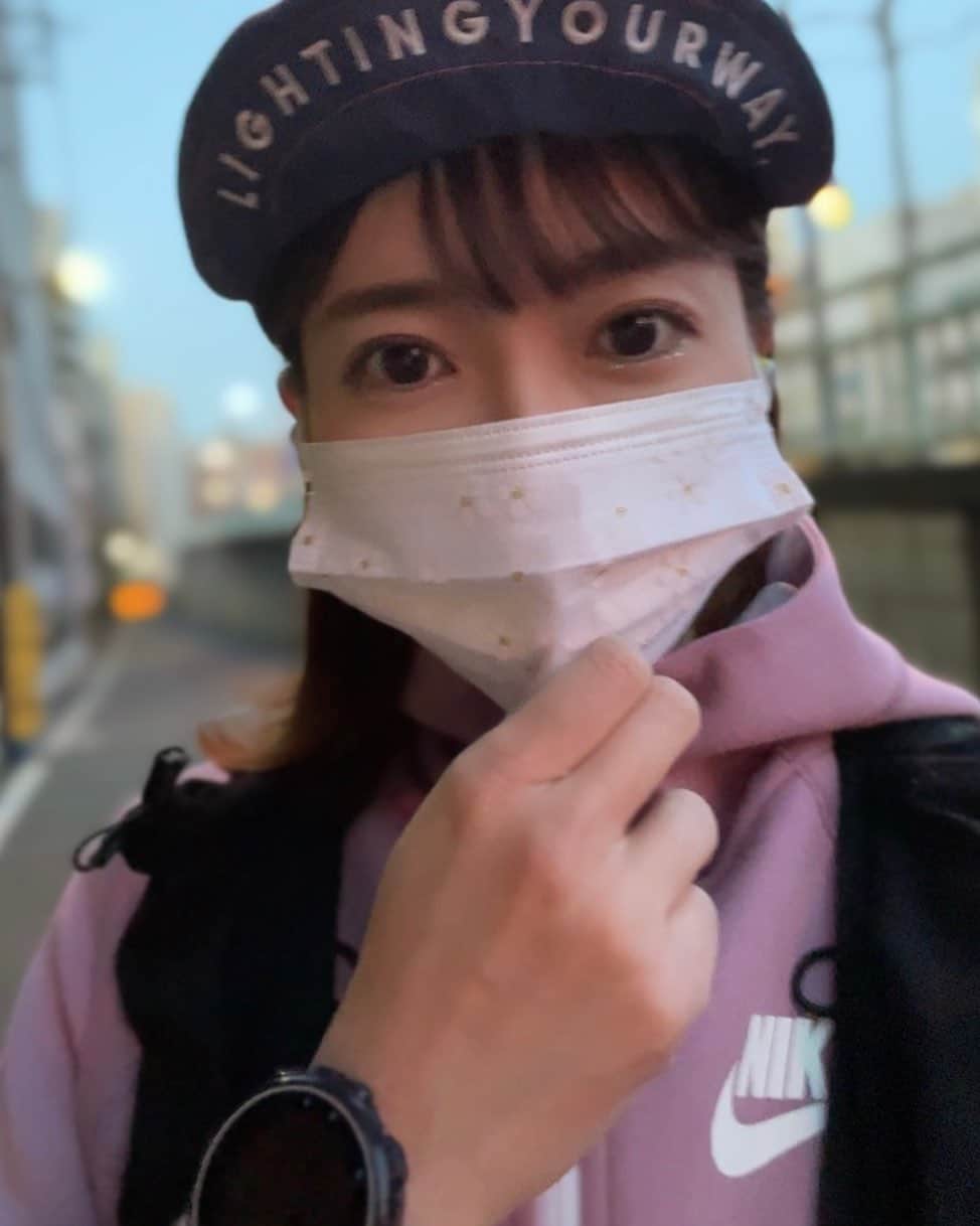 長谷川朋加のインスタグラム：「♡  ✎५⋆*{ わくわくする日々に } ୨୧-------------------------------- ୨୧  おはようございます☀🌈 とくしまマラソンの応援動画観たよ！と メッセージをくれる方が多くて とっても嬉しい🥲🌸大好き！！  昨夜は部屋の片付けをしていたら 断捨離欲がむくむくと育ち、 ばんばん捨てた✌︎('ω'✌︎ ) 本当に必要なものって限りあるよね！  今日も楽しいことが待っていて わくわくが止まらず投稿しています💪🏻 みなさんにとってもよい1日になりますように！  今日も楽しくハッピーに🏃‍♀️💗  ୨୧ -------------------------------- ୨୧ #やりたい事は全部やる #全力前向き前のめり #走るの大好き」