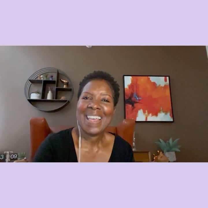 のインスタグラム：「Edit!: the last video didn’t have the full version. Here ya go! I am blown away by this incredible testimonial about Manifesting Your Mission Guidebook and 12 week Accountability Coaching. Thank you Fatima for your vulnerability and badassery in all you co-created within the past year! 💗 @kidneywellnessthriver  Btw: I am starting another round May 2nd! Check out MYM.briannabrownkeen.com to learn more.」
