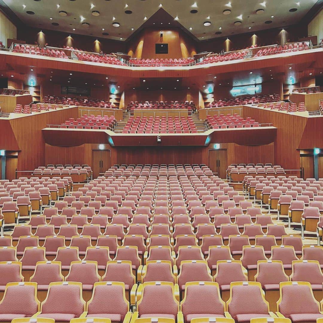 山下まみさんのインスタグラム写真 - (山下まみInstagram)「大盛況で終了〜👏  素敵なホールに素敵な演奏でござんした☺️  #ブラスの王道 #東京芸術劇場  #シエナ」4月2日 17時39分 - yamashita_mami