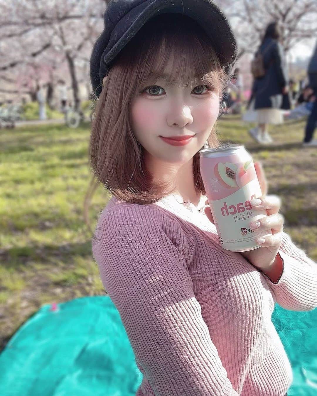 えれなのインスタグラム：「今日はりょうちゃんの卒業式🎓 はじめてできた後輩の卒業は 色んな気持ちが込み上げてくる １日になりそうです😭😭😭😭 . . #バーレスク大阪#バーレスク大阪えれな  #バーレスク#バーレスク東京 #ショーガール#北新地#グラビア #キャバクラ #ホスト #キャバ嬢 #ロリ巨乳#童顔巨乳  #エロ可愛い#アイドル #大阪#梅田#あざとい #かわいい#エロかわ  #グラビアアイドル #グラビアモデル #大阪城公園 #お花見 #burlesque#burlesqueosaka #burlesquetokyo #gravure#japanesegirl」