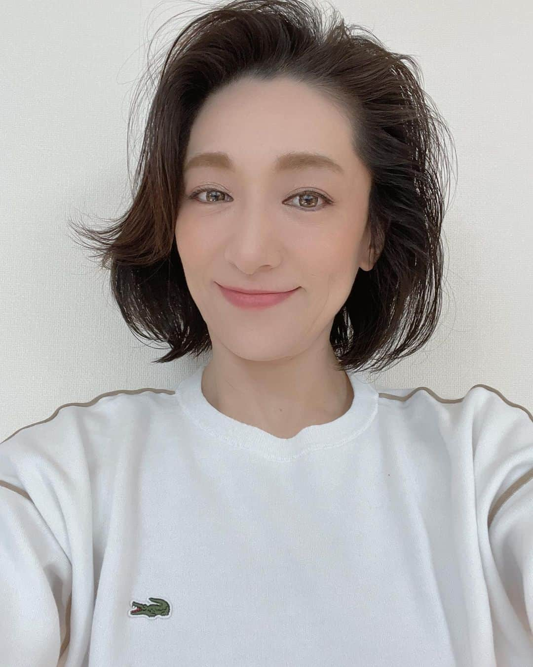 松本まりなのインスタグラム：「髪伸びた💇‍♀️💈✂️ YouTubeアップされましたよー  もうじきSNSも　やらなくなるよ ※あしからず　だから そんなコメントしないでね😅」