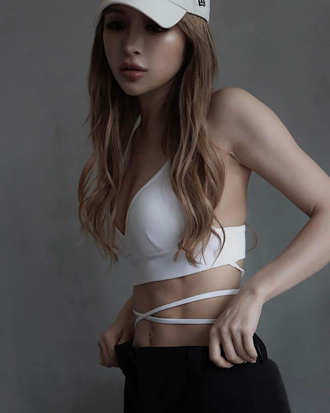 小原優花のインスタグラム：「今日と明日、渋谷で開催されているポップアップストア @beauty_meets_salon で、私もREVIESのブースに行きます！🥰🥰🌿  ヒト幹細胞上清液"エクソソーム"を配合したREVIES《 @revies_official 》の美容液を実際にお試しいただく事も可能です🙆‍♀️💗💗  塗った時の浸透力、保湿感、トーンアップなど、実際にご実感いただける機会となっております！☺️✨  私は16:00〜18:00頃までブースにおりますので、男女問わずぜひお気軽に遊びにいらしてください🙏🏻💕✨  ▽開催場所👟 東京都渋谷区桜丘町16-12 桜ヶ丘フロントビル1階 SACS(サックス)  #revies #レヴィース #美容液 #セラム #スキンケア #ヒト幹細胞 #ヒト幹細胞培養液 #エクソソーム」