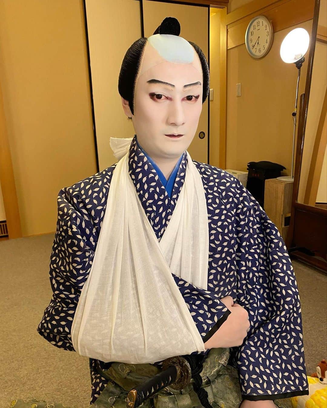中村隼人のインスタグラム：「本日 四月歌舞伎座公演の初日を迎えました！ 血気盛んで、どこか憎めない弟を勤めていきます。 #ぢいさんばあさん #歌舞伎座 #中村隼人」