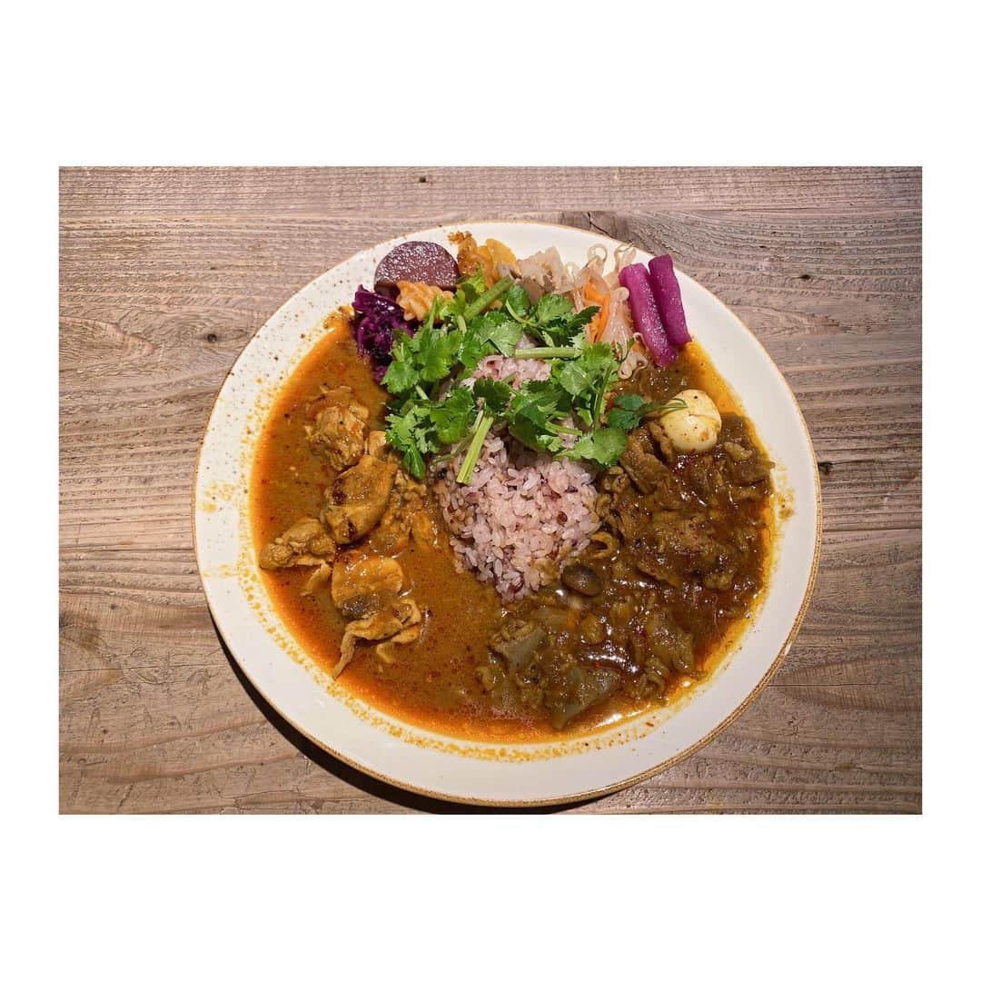 石井奏美のインスタグラム：「岡山のokcurryさん🍛 移転オープンされてからは初めてでしたが、美味しさ変わらず☺️💓  かっぱカリーがお気に入りです✨  #岡山#岡山グルメ#岡山ランチ#okayama#推しグルメにムチュー」