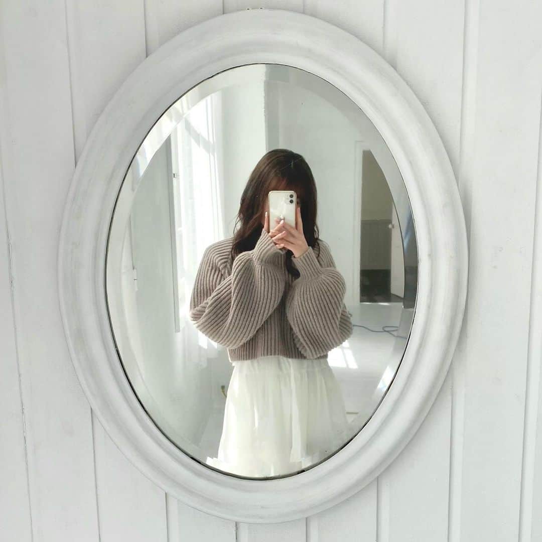 小玉梨々華のインスタグラム：「すっかり春だね〜🪞」