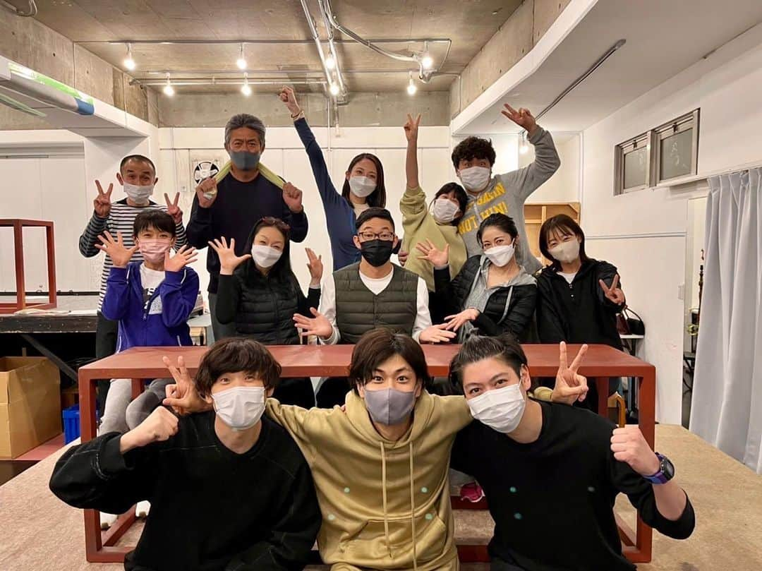 横山涼さんのインスタグラム写真 - (横山涼Instagram)「#東京マハロ 第25回公演「#あの日わたしをはだかにして」 稽古も残すところ後1日、本番まで後4日！ 早く皆様に観てもらいたい気持ちと、始まったらあっという間に終わっちゃう気がする寂しさでいっぱいでございます。 皆様に楽しんでいただけるよう最後まで全力で頑張るぞ！ 是非観に来ていただければ幸いです😊」4月2日 22時22分 - ryo_yokoyama_official