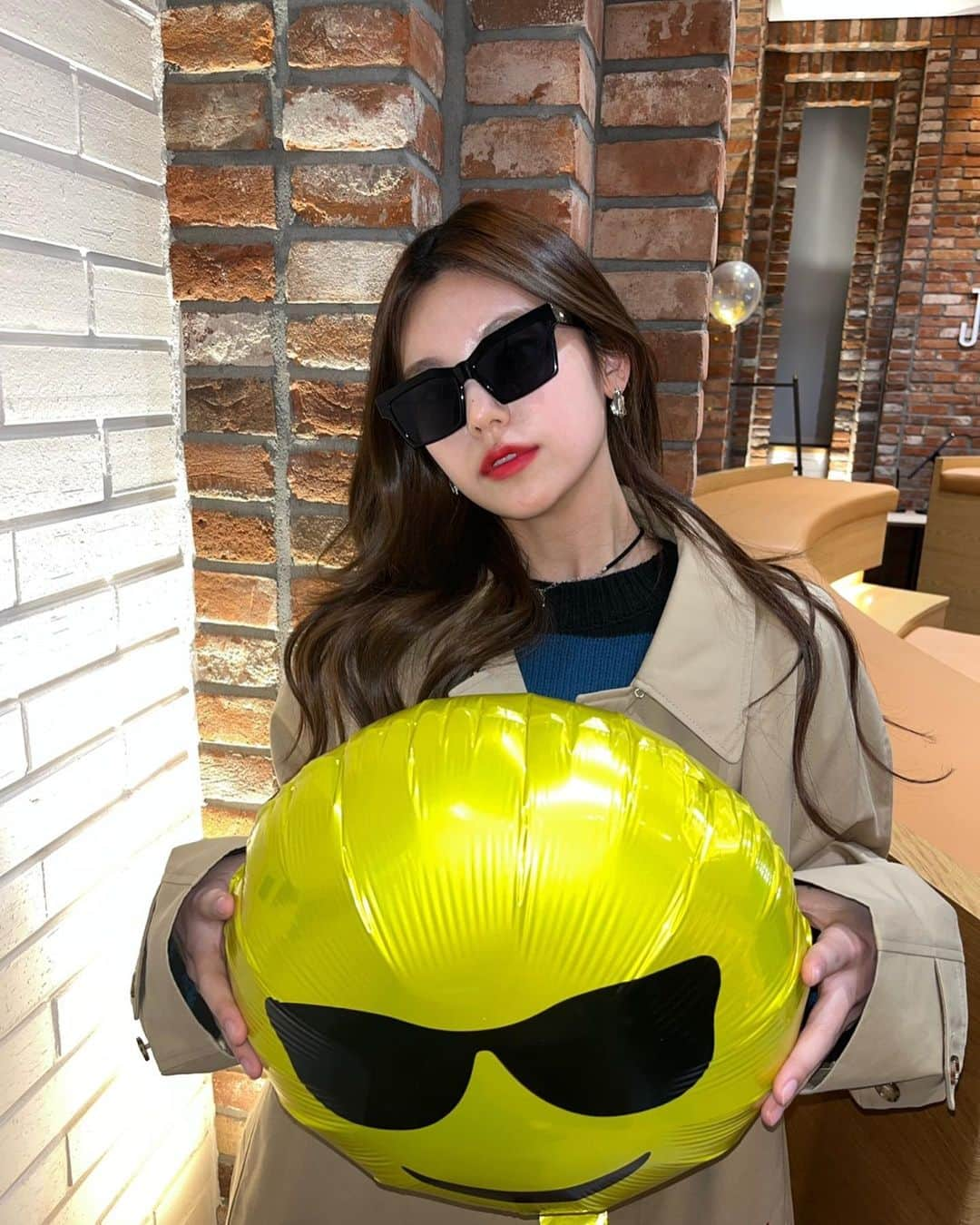 ITZYさんのインスタグラム写真 - (ITZYInstagram)「😎」4月2日 23時38分 - itzy.all.in.us