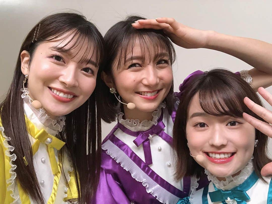 山本里菜さんのインスタグラム写真 - (山本里菜Instagram)「. 昨日の木梨フェスライブ本当に楽しかったなぁ🥺❤️❤️  私たち3人のステージも盛り上げてくださる皆さんが本当に優しくて温かくて... おかげさまでとーーっても楽しかったです🥹💕🙏  私たちにもステージに上がる機会を設けて下さったのりさん、そしてこの日のために曲を作ってくれた所ジョージさん、関係者の皆さんに感謝してもしきれませんっ🙇‍♀️  しばらく余韻に浸らせてください🥹🙏  そしてのりさん今日も頑張ってくださいっ！！！💐  #木梨フェス　#木梨憲武 さん　 #もうすぐ秋ですね　#所さん　ありがとうございます　#tbsアナウンサー」4月3日 12時06分 - rinayamamoto_0622