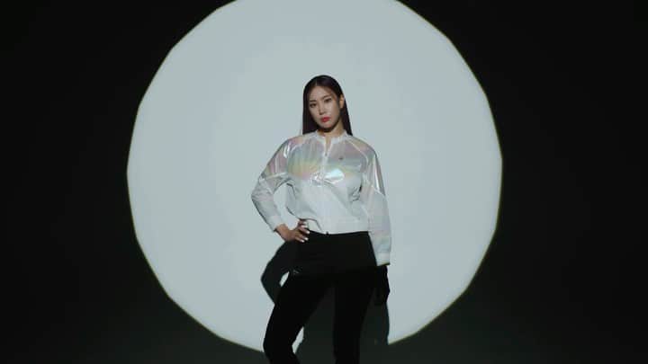 ユ・ヒョンジのインスタグラム：「_ 2022  @taylormadeapparel_kr」