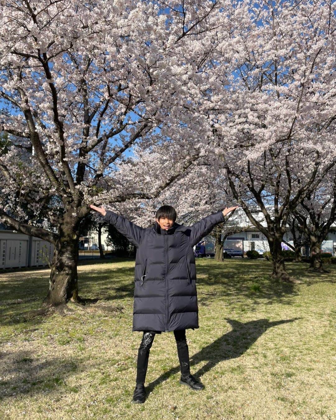 柊太朗のインスタグラム：「ドン5話ありがとうございました！  犬塚翼！Happybirthday!!!  来週もお楽しみにー🐕‍🦺🐕‍🦺🐕‍🦺  #暴太郎戦隊ドンブラザーズ  #ドンブラザーズ  #犬塚翼  #イヌブラザー」