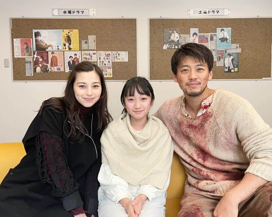 横溝菜帆のインスタグラム：「.   『 君と世界が終わる日に 』 　　season 3  全6話 ありがとうございました🧟‍♀️ たくさんのコメントも頂き、とても嬉しかったです。  season 1 season 2 特別編 season 3 こんなにも長い間、 同じキャストの皆さん 同じスタッフの皆さんと一緒に 撮影出来たこと、心から感謝しています。  響と結月のラストシーンは 今までのいろいろな思いが込み上げてきて 1番心が痛くなりました。  演じることの楽しさ、難しさ、 たくさんのことを教わりました。 この作品から、子役から俳優へ 一歩踏み出せたらいいなと思っています。 　　　　　　　　　　　　　　　　　　　　　　　　　　　　　　　 最後にお気に入りの写真を載せたいと思います☺️ 本当にありがとうございました！！ 　　　　　　　　　　　　　　　　　　　　　　　　　　　　　　　　 to be continued ... #君と世界が終わる日に #竹内涼真 さん #中条あやみ さん」