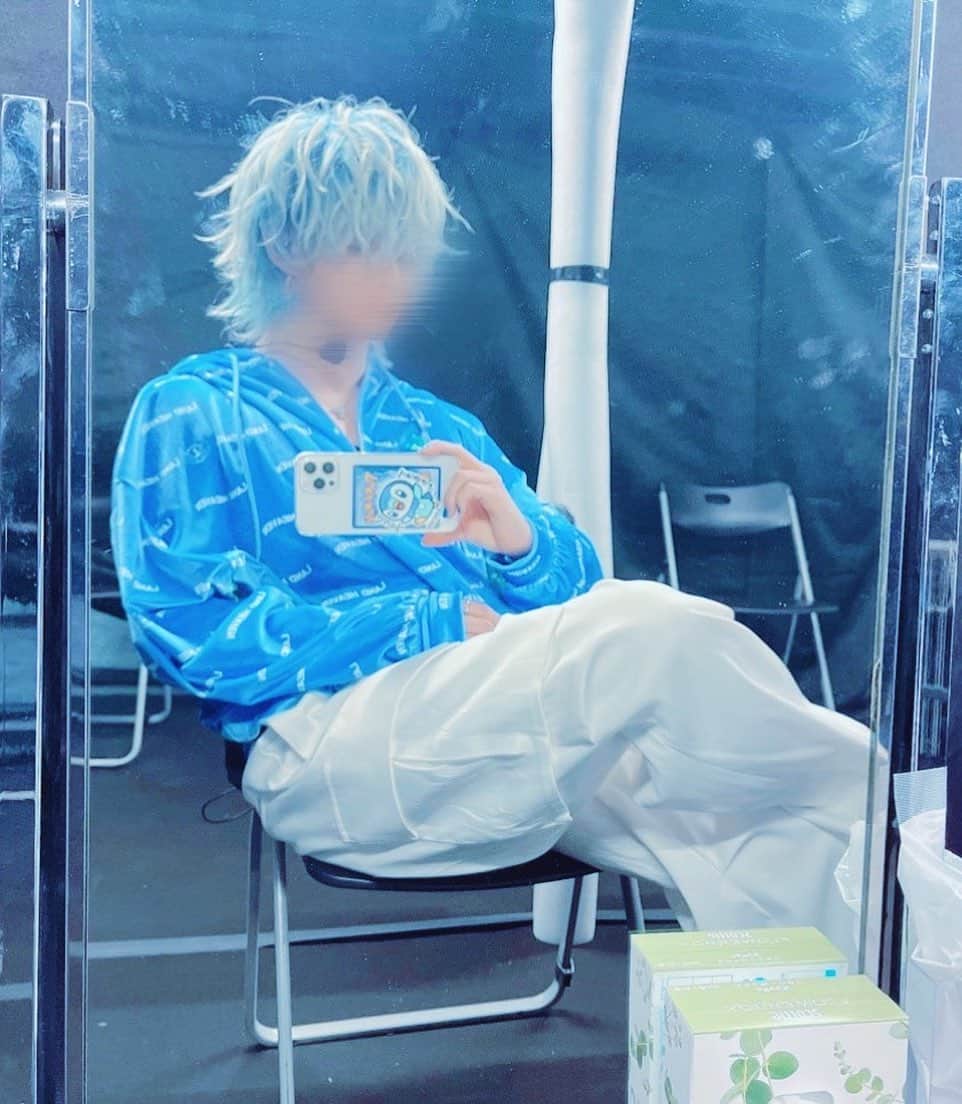 のインスタグラム：「控え室  #まひとくん」