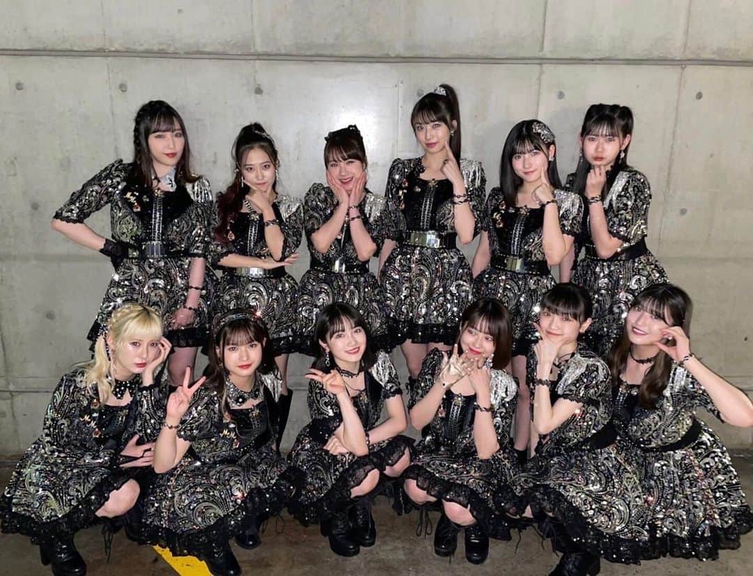 のインスタグラム：「♡ ♡ 🌸Hello! Project ひなフェス 2022🌸 2022.4.3🎤幕張メッセ とってもありがとうございました💖💖💖 🎀 ステージを走ってる時･･･ アメリカンノックを思い出した⚾️※うちのキャンプで山田コーチと宇佐見選手＆清水選手がやってた まりあ、とっても楽しかったです🐰💗 🎀 詳しくは“まりブロ”みてね🐰💕 ♡ ♡ ❋撮影時、マスク外しています  #HelloProject #モーニング娘22 #morningmusume22 #牧野真莉愛」