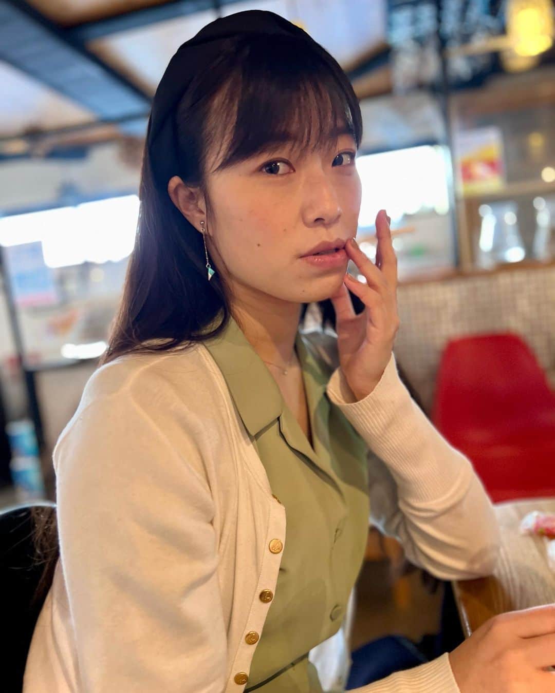 小田飛鳥さんのインスタグラム写真 - (小田飛鳥Instagram)「カッコつけようとすると、すぐ恥ずかしくなって笑ってしまう人🚭😂 #タバコじゃないよラムネだよ」4月3日 17時23分 - asuka_oda_0320