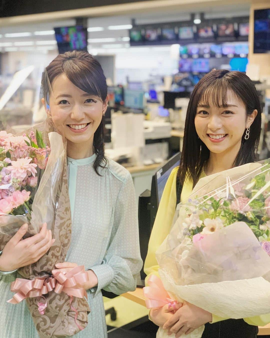 フジテレビ「プライムニュース イブニング」さんのインスタグラム写真 - (フジテレビ「プライムニュース イブニング」Instagram)「本日、内田アナと佐久間アナの最終日でした！  内田アナ 「四年間、週末のニュースに携わらせていただきました。見てくださったみなさまありがとうございました。四月からLive News α（木～金）でお会いできれば幸いです。季節の変わり目、体調など崩さないようにお過ごしください！」  佐久間アナ 「イット！で初めてスポーツを担当して、ここまで本当にいろいろなことを学ばせていただきました。今後もこの経験を糧にスポーツキャスターとしてさらに成長していきます！」  お二人の今後のさらなる活躍をどうか暖かく見守ってください！（番組スタッフ）  #内田嶺衣奈 #ANAYI @anayi_official  #佐久間みなみ #LADYMADE @ladymade_official #お世話や @osewaya_official  #内田嶺衣奈 @reina.uchida #奥寺健 @fujitv_announcer #永尾亜子 @ako_nagao #佐久間みなみ @sakuma_minami #フジテレビ #アナウンサー #ニュース」4月3日 18時52分 - livenews_it