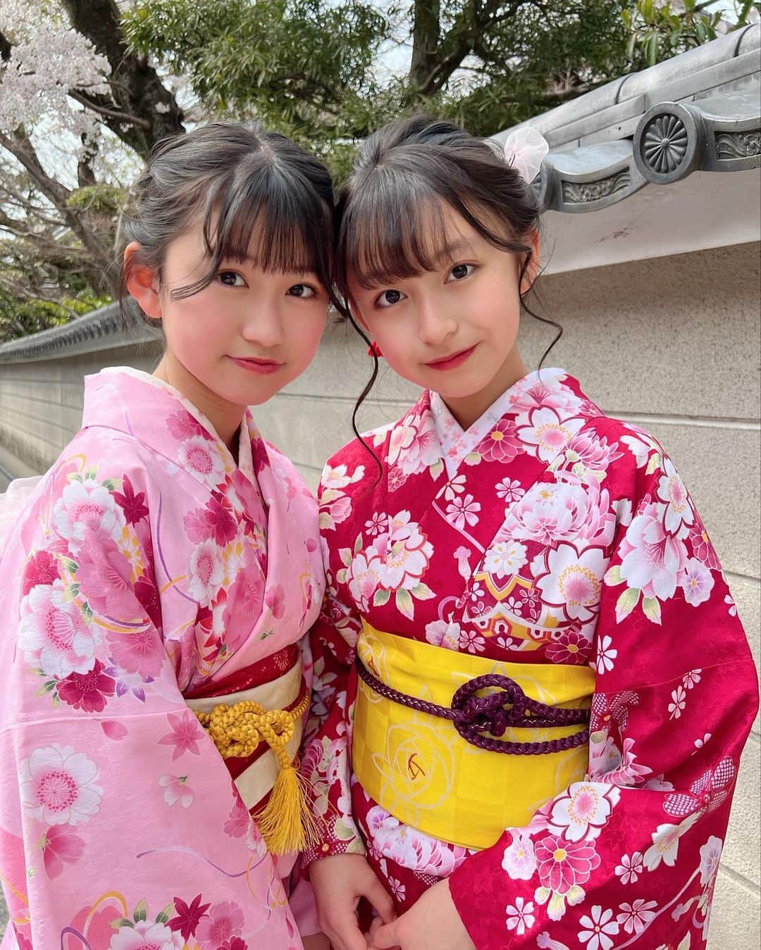 ゆめ & じゅなさんのインスタグラム写真 - (ゆめ & じゅなInstagram)「京都に行ったよー！！ ずっと着たかった着物を着て、観光しました！！ 桜が満開でとっても綺麗だったよ〜🌸  #野崎結愛 #野崎 #姉妹 #2歳差姉妹  #京都 #春休み #着物 #着物コーディネート  #写真 #picture #photo #kimono #kyoto  #桜 #さくら #🌸 #綺麗 #観光 #満開  #sister #sisters #京都旅行 #京都着物レンタル #京都観光 #kyotojapan #kyototrip  #円山公園 #japan #お花見」4月3日 19時06分 - yumejuna