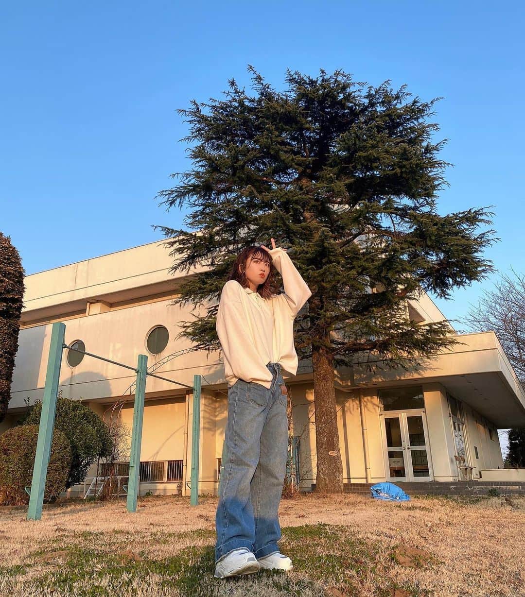 にこのインスタグラム：「春が来る 春服がいっぱいほしいお年頃  #SHEINforall #SHEIN #今日のコーデ #OOTD #pr  クーポンコード:SHSS9888  今日から4月末日までお買い上げ金額1～5,999円まではセール価格より15%OFF、6,000円以上は20%OFFが適用されるので是非みなさんチェックしてみてね🤫☝🏻❤️‍🔥」